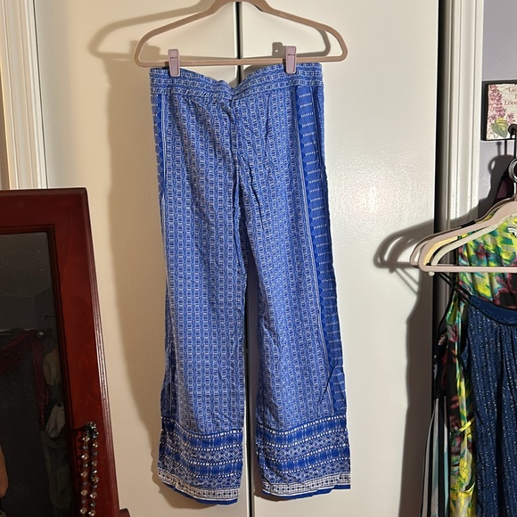 4 for $20 Ava Christine wide leg, lightweight flowy summer pants - Picture 6 of 7